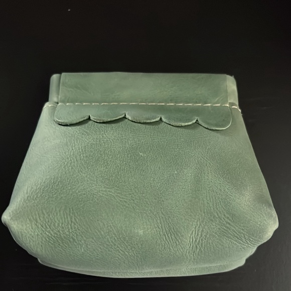 SOLD Portland Leather goods cucumber penny pouch - Picture 2 of 4